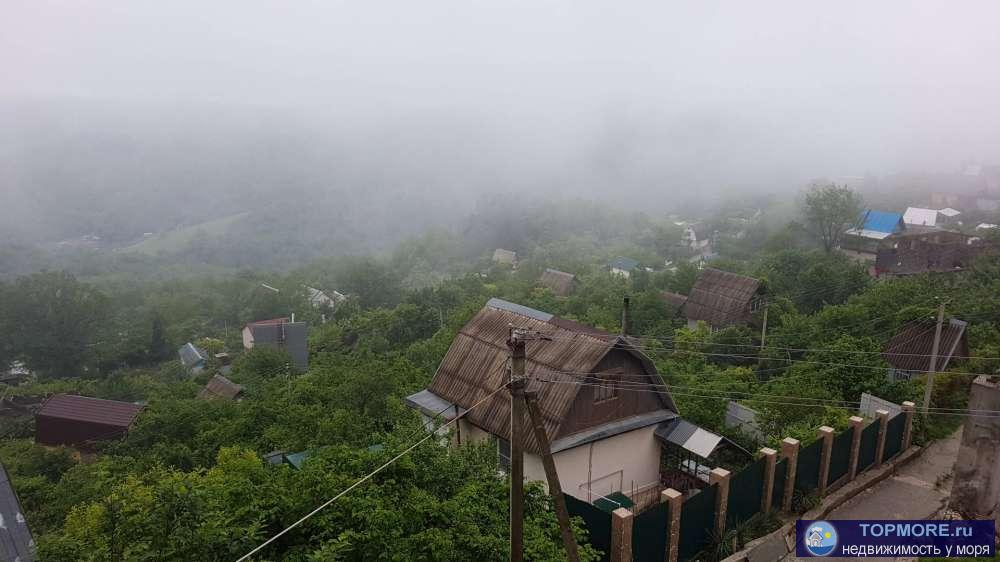 Поселок по пути на Красную Поляну. Поселок просто утопает в океане зелени, произрастающей вокруг поселка. Вы сможете... - 1