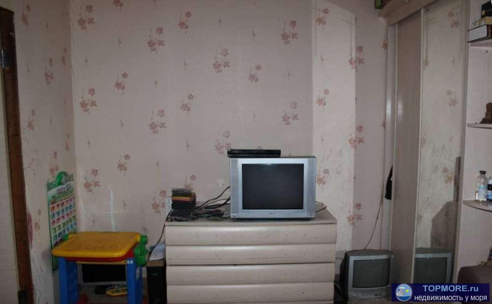 небольшой дом 70 кв.м., навес, летняя кухня, для проживания и постройки дома, вода и свет городские, душ в доме, с/у... - 1