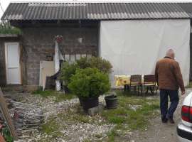 Продается дом с участком ,требуется ремонт дома,с обратной стороны...