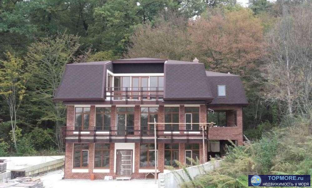 Красивый комфортный дом в тихом и живописном месте недалеко от центра Сочи. 3-этажный кирпичный дом 380 м2 на участке... - 2