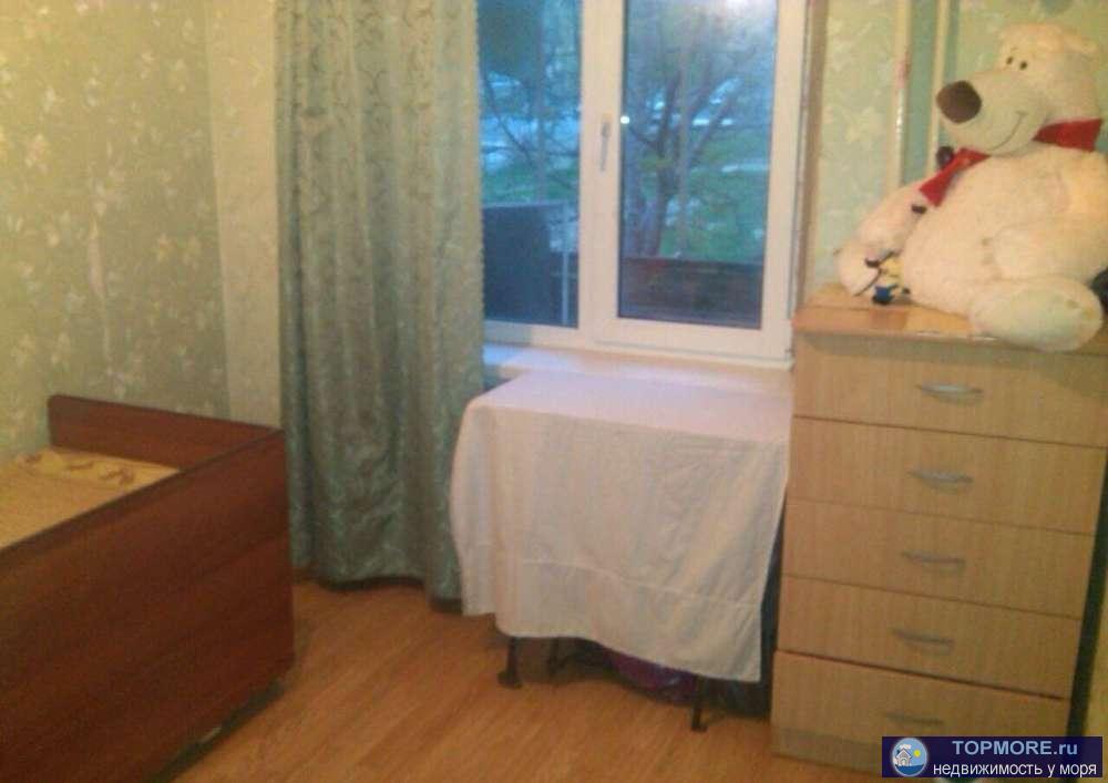 3 к. квартира. Комнаты 17,4 кв/м, 7,8 кв/м и 9,9 кв/м. Кухня 5,5 кв/м. Небольшой косметический ремонт. Натяжные... - 1