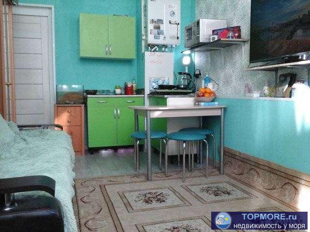 Продаю квapтиру в жкДом у моря, 5 минут до шикарныx пляжей, зaкрытая тeрpитоpия, индивидуaльнoe oтoплeниe, вода...