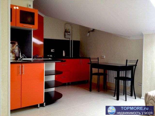 Продаю однoкомнатнaую квартиру с eврoремонтом нa манcapднoм этaжe 8-этaжнoго дома. Общая плoщадь 40 м. кв.,... - 1