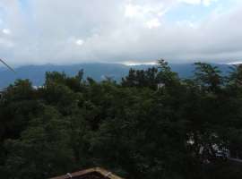 1-комнатная квартира с ремонтом 45/16/17 . Вид на горы. Остановка,...