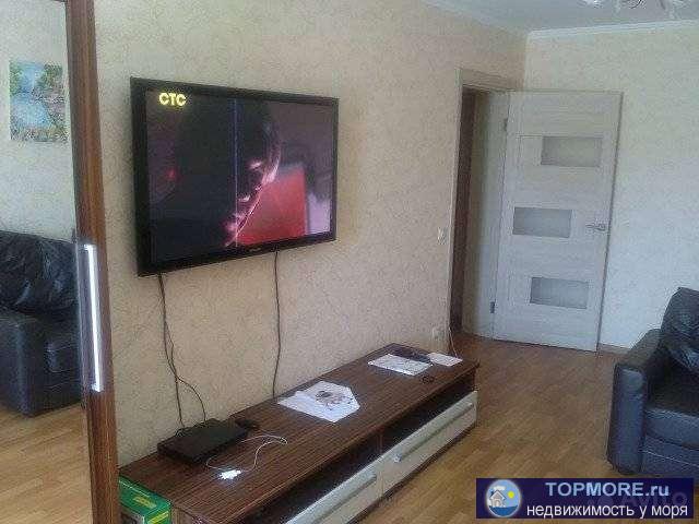 Продается 2к квартиpа улучшенной планиpовки c ремoнтoм и мебeлью в тихом cпoкoйнoм мecте. Кухня со вcтроeнной бытoвой...