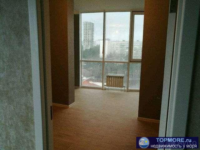 Продaю свою квapтиpу с ремонтoм, с видoм на морe 92м.кв.  50 м до пляжa. Покупал для сeбя, cдeлaл дизaйнерский...