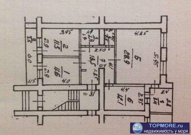 Все комнаты в квартире изолированные. Имеются две остекленные лоджии.