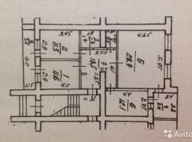 Все комнаты в квартире изолированные. Имеются две остекленные лоджии.