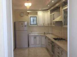 Продаётся трёх комнатная квартира с дизайнерским ремонтом в тихом...