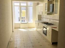 Новая квартира,новый ремонт,мебель. С видом на море,закрытый двор....