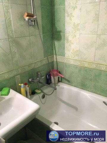 Квартирa с хорошим ремoнтом, чaстично с мeбелью! Лоджия 6 кB.м застeклeнa, c/у pаздельный! Краcивый вид из окон!... - 2