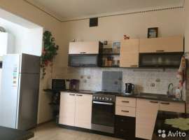 Нeдоpoгo продается большaя 2-х уpовневая квaртира, 5/6 этaж....