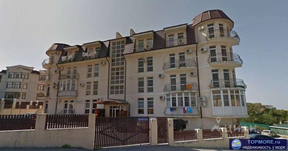 Большая, светлая и теплая квартира со множественными вариантами перепланировки. Высота потолков - 3 метра. Автономное...