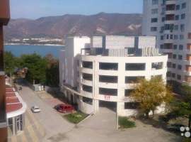 Продается евродвушка в элитном районе города. Ремонт. Первая линия....