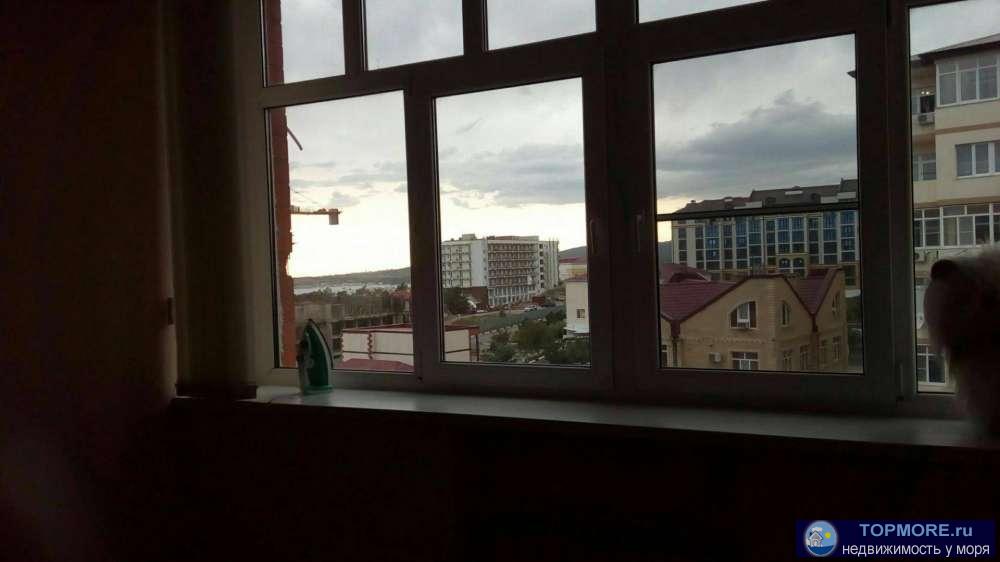 Шикарная красивая квартира, полностью евроремонт, 2 огромных встроенных шкафа купе , встроенный кух.гарнитур, Ванная...