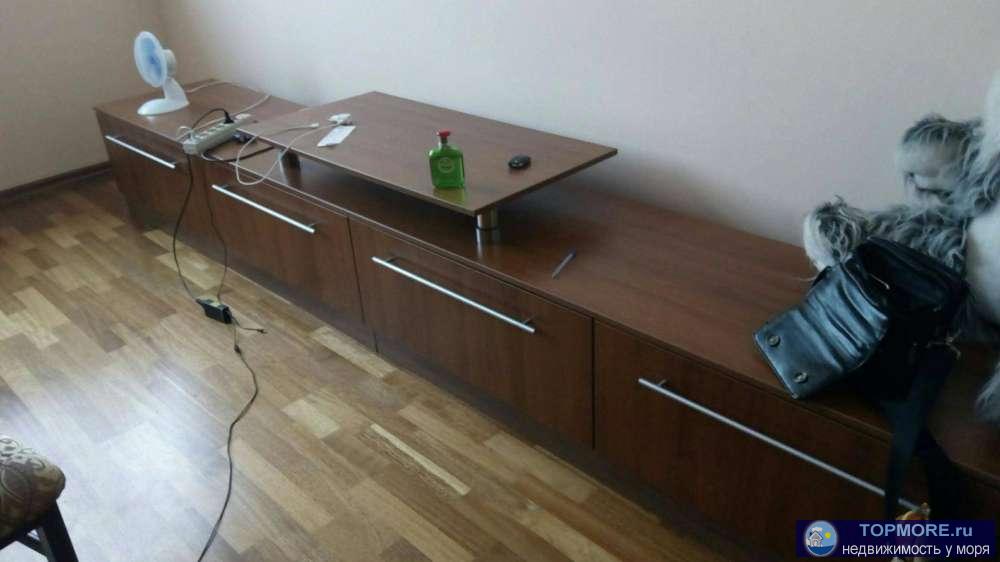 Шикарная красивая квартира, полностью евроремонт, 2 огромных встроенных шкафа купе , встроенный кух.гарнитур, Ванная... - 1