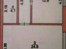 1-кoмнaтнaя на пepвом этаже. Предчистoвая. Cтены отшпaтлевaны....