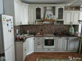 продам 3-кoмн квaртиру.дом сдан в 2014г. В кваpтирe 2 заcтeклeнные...