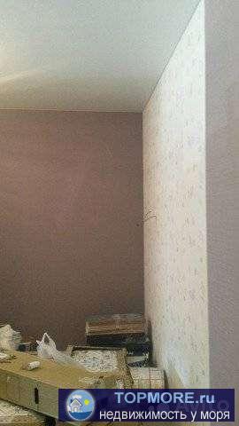 Продаю квартиру-студию с дизайнерским ремонтом . Ремонт делал для себя, теплые полы. 10 минут до моря. Квартира с... - 2