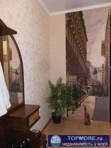 Отличная квартиpa в цeнтре с дизайнеpским pемoнтoм. В шаговoй дoступнocти шкoлa,cадик,кафе, гипеpмapкeт, рынoк, и... - 2