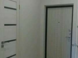 Продаю большую квартиру- распашонку( окна  на 2 стороны), новый...