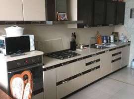 Прекрасная квартира с отличным ремонтом. Балкон застеклен. Большая...