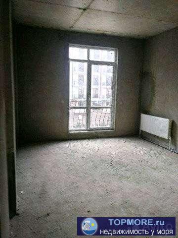 Продаетмя квартира в сданом доме.Квартира очень просторная и не уловая. Во дворе детская площадка , парковочные места...