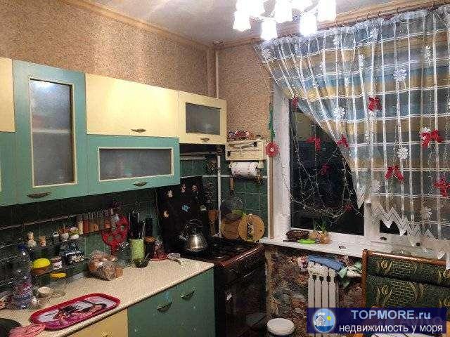 Продам 2-х ком квартиру с изолированными комнатами в тихом спальном микрорайоне Толстого мыса. Хорошее состояние....