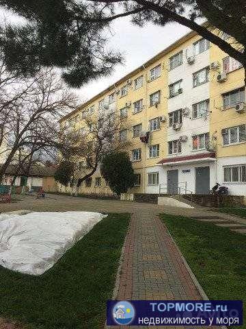 В общежитии, центре города, на пересечении ул. Кирова и ул. Херсонская, продаётся комната площадью 18,5 кв. м. .В... - 1