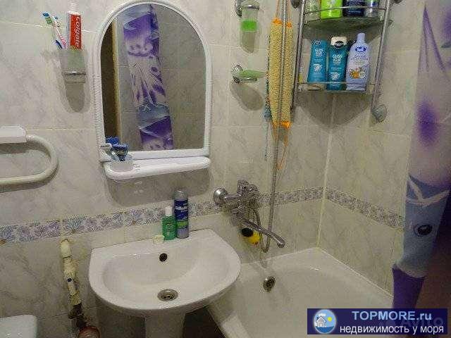 Продам квартиру или обменяю на большую площадь с доплатой.Ипотеку не предлагать.Торг  уместен. - 2