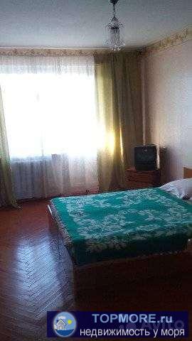 Двух комнатная с двумя балконами распашонкой квартира.большой коридор.санузел раздельный.красивый вид из окна...