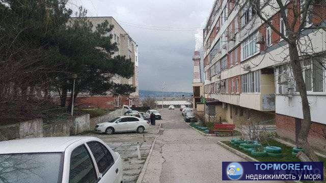 В хорошем состоянии, лоджию можно присоединить к площади квартиры, с учётом лоджии площадь 33,5 кВ.м.. Отличный район...