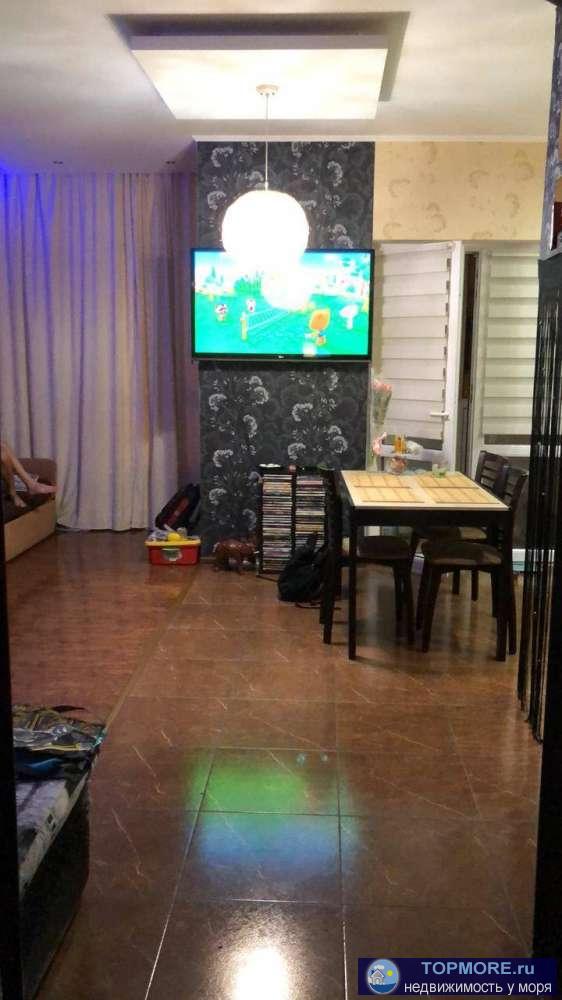 Квартира в хорошем состоянии . Евро двушка. Два балкона застеклены. Низкие коммунальные платежи. В доме один подъезд... - 2