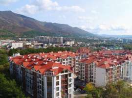 Жилой комплекс Дом у моря в Геленджике представляет собой два...