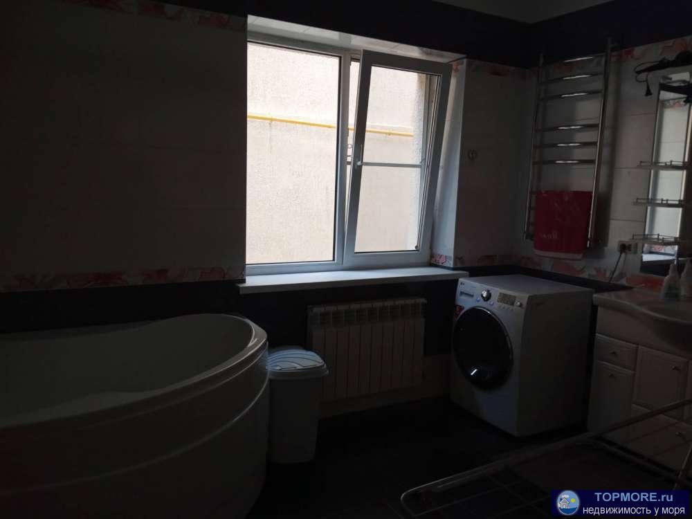 г.Новороссийск.Центр.Все коммуникации центральные.Баня,летняя кухня,гараж,3 c/у.  - 2