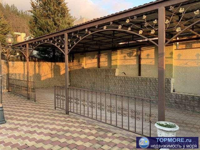 Если вы ищите место для отдыха и тела и духа ,тихий уголок ,то этот особняк вам подойдёт ,большой земельный участок... - 2