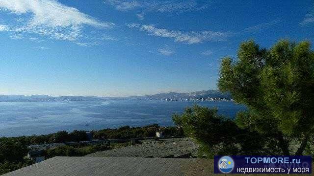 Продаю шикарный дом в элитном охраняем поселке г. Геленджик. Общая площадь дома 385 КВ.м. Площадь открытых террас 220... - 2