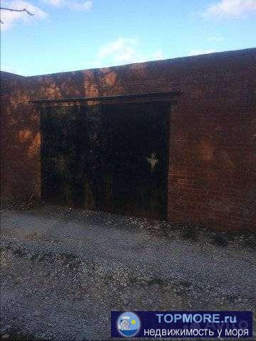 Гараж расположен в с. Марьина Роща, 40 квадратных метров, имеется смотровая яма.