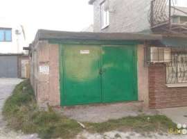 гараж сухой,подвал. все вопросы по телефону. ТОРГ! звонить по номеру