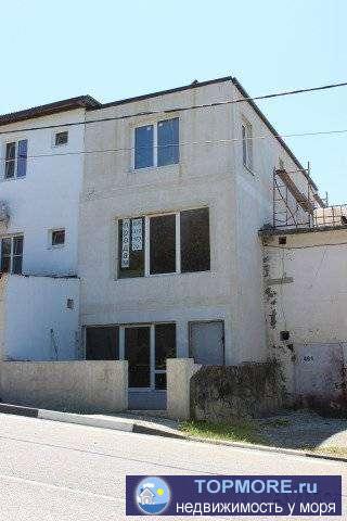 Капитальный гараж, переделанный для проживания - 3 этажа, можно жить круглогодично - теплый.  До моря 1,3 км, рядом...