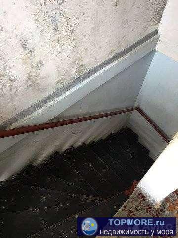 Продам 1 гараж,свет,вода,канализация,газ оплачен.цена за 1 гараж.торг уместен.3 этажа. - 1