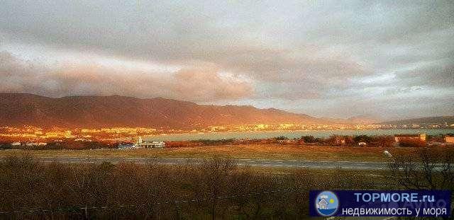 Срочная продажа дома в связи с переездом! 240 м2 жилой площади, 375 общей. Подвальное помещение, гараж, тех...