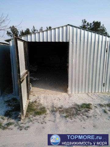 Продам в гаражном кооперативе Ветеранский 18 металлический гараж. 6*3 ,сухой, бетонированная подложка.  Микрорайон...