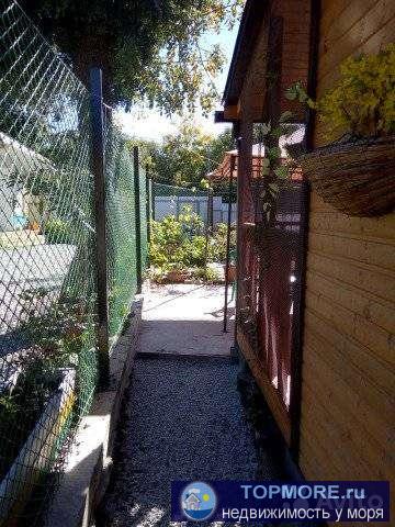 Продам двух этажный домик с участком 2 сот.земли ИЖС, 450 метров от моря район санатория Голубая бухта. Центральная... - 1