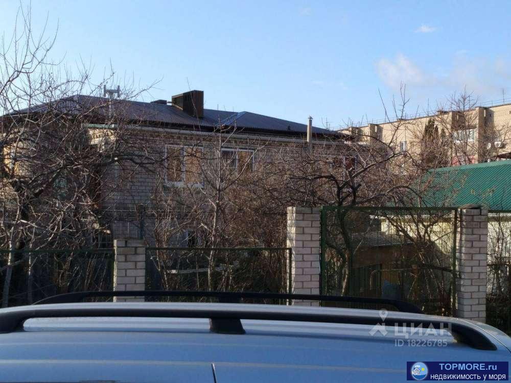 Продается дом в центральной части города 200 метров от моря. 1-й этаж 50 кв.м. имеется две жилые комнаты, кухня,... - 2