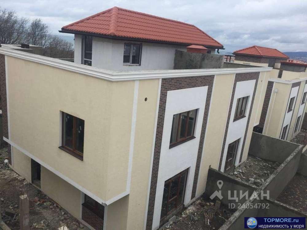 Отличный таунхаус от застройщика! 2 жилых этажа на 5 комнат, полностью функциональная крыша с возможностью установки... - 1