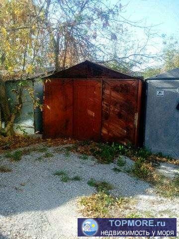 Продам металлический гараж в районе ул. Леселидзе, за за домами,между N 8 и 6.