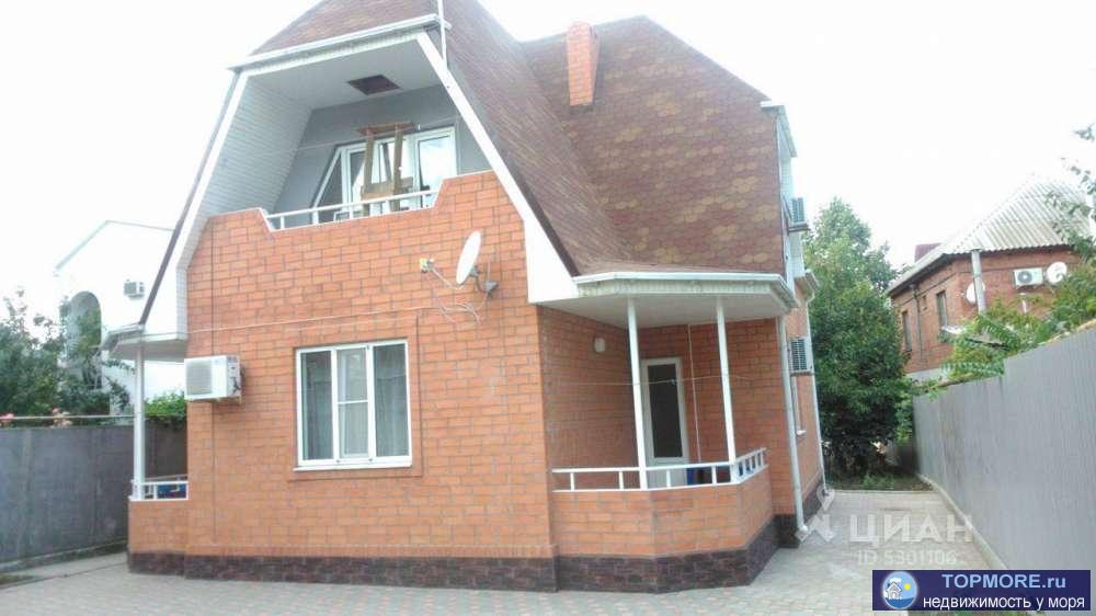 На участке 7 соток гостевой дом 120 кв.м.  3 однокомнатных и 2 двухкомнатных номеров, холл на 1-м этаже. В каждом...