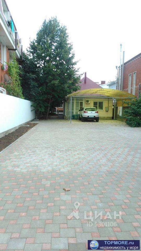 На участке 7 соток гостевой дом 120 кв.м.  3 однокомнатных и 2 двухкомнатных номеров, холл на 1-м этаже. В каждом... - 1