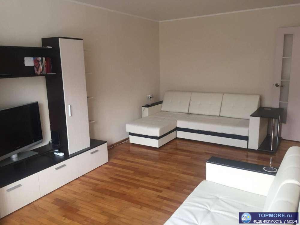 Сдается однокомнатная квартира в престижном районе Геленджика-Толстый Мыс, вся инфраструктура развита:магазин Магнит,...